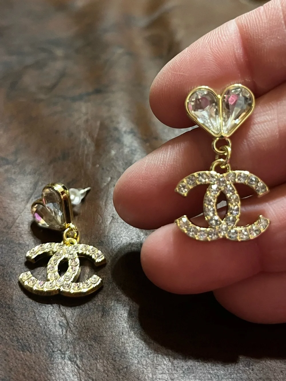 💎 ChaneI Rhinestone Heart Letter Logo Dangle Gold Tone Earrings